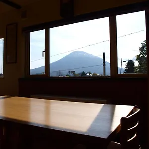 Niseko Tabi-tsumugi Backpackers Hostel Kutchan